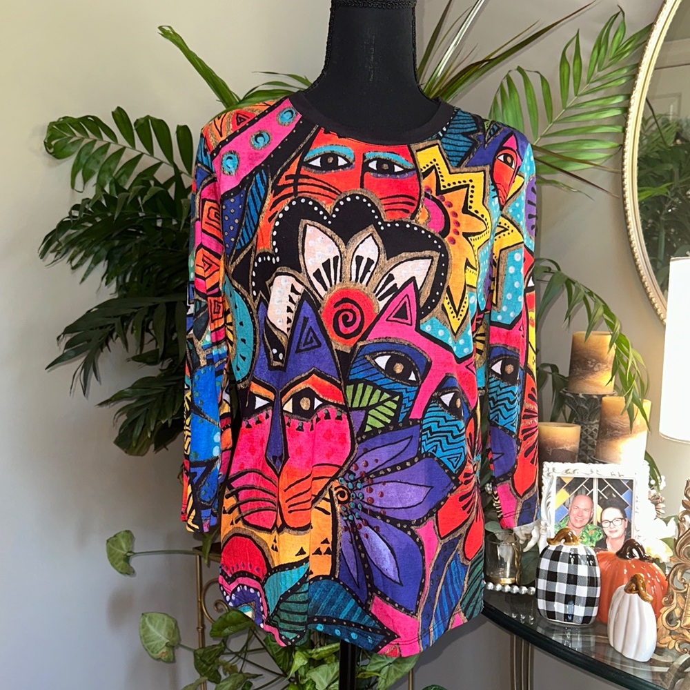 Laurel Burch Artistic Cat Pattern shirt